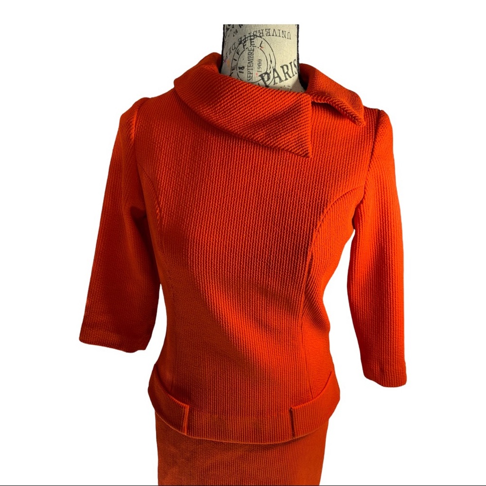 Elegant Orange Skirt Set - Picture 2 of 9
